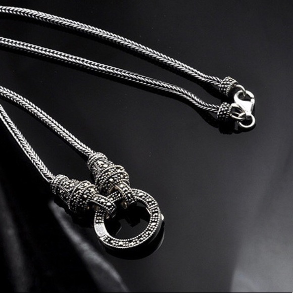 Jewelry - Gorgeous 925 Sterling Silver Necklace/choker.